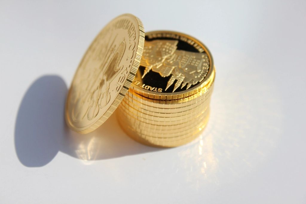 Tumpukan koin emas